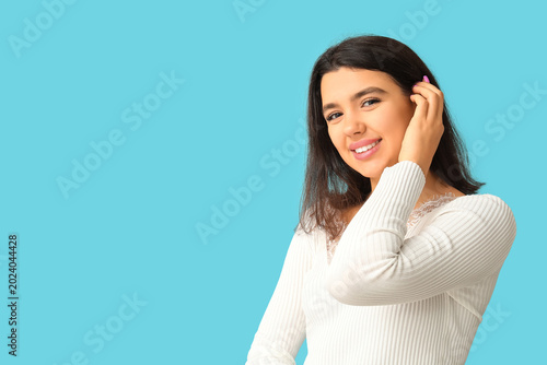 Young happy smiling woman w...