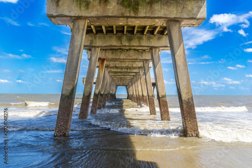 Bild auf Leinwand Under a pier