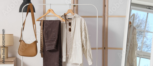 Stylish brown jeans with st...