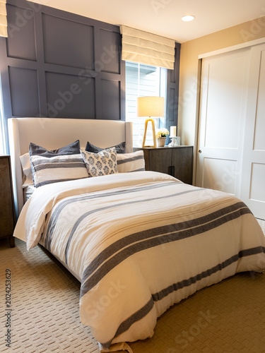 Cozy Modern Bedroom with Neutral Bedding Palette