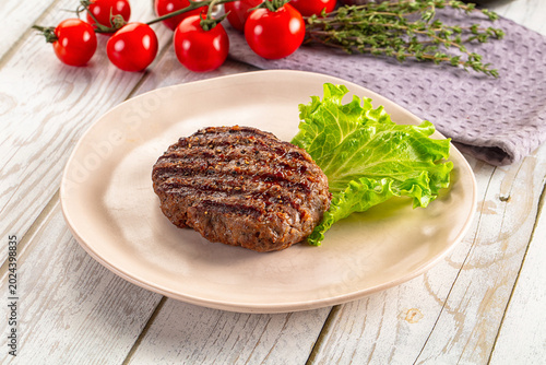 Grilled beef cutlet minced meat