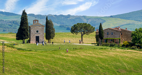 Φωτογραφία Capella della Madonna di Vitaleta, UNESCO Weltkulturerbe an der Panoramastraße z