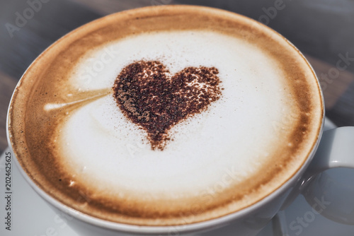 Принти на полотні Nahaufnahme einer Tasse Cappuccino mit Milchschaum in Italien / Close-up of a cu