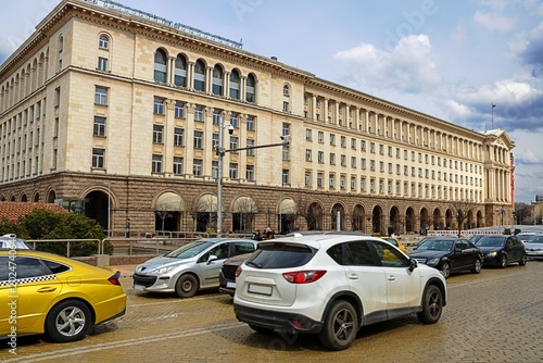 sofia, bulgarien - präsidentenpalast und regierungsgebäude