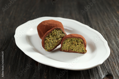 Photos Dubai Chewy Cookie, showing a rich pistachio and kataifi filling