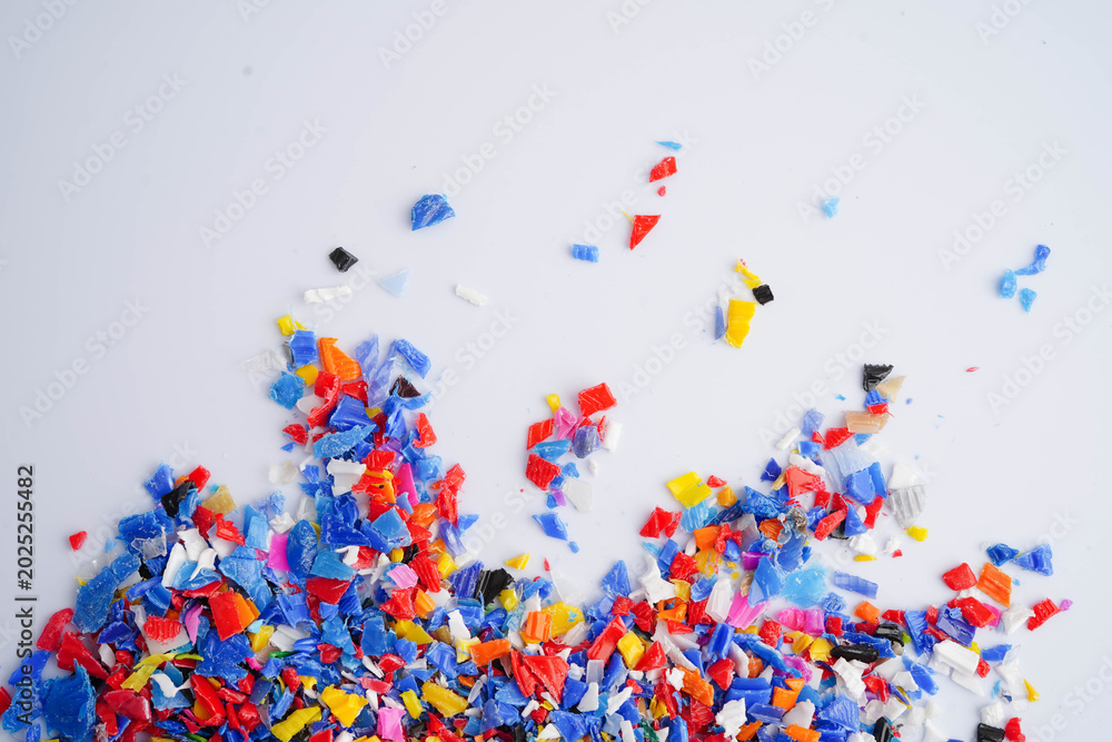 Ταπετσαρία Plastic colorful pieces recycling shredded for industrial use.