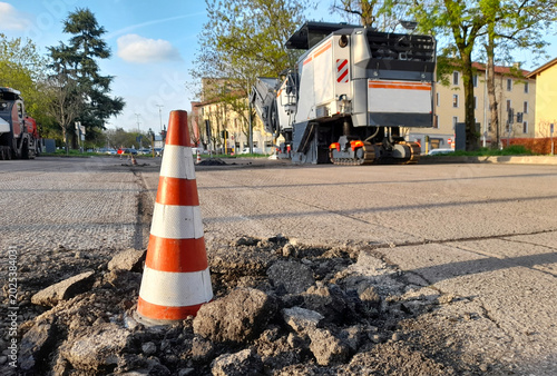 Tableau sur toile Lavori stradali in corso per la nuova città - manutenzione