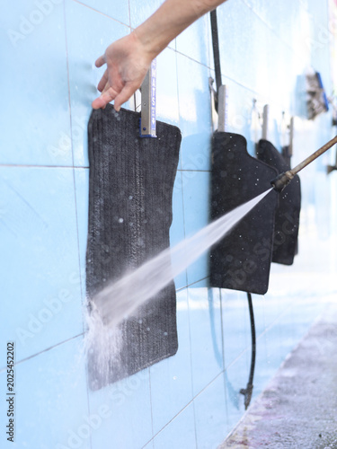 Car Floor Mat Pressure Cleaning Process
