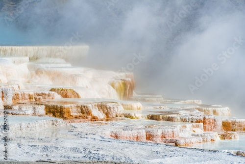 Sinter terraces with calcareous tuff deposits, hot springs, colorful mineral deposits, Palette Springs, Lower Terraces, Mammoth Hot Springs, Yellowstone National Park, Wyoming, USA
