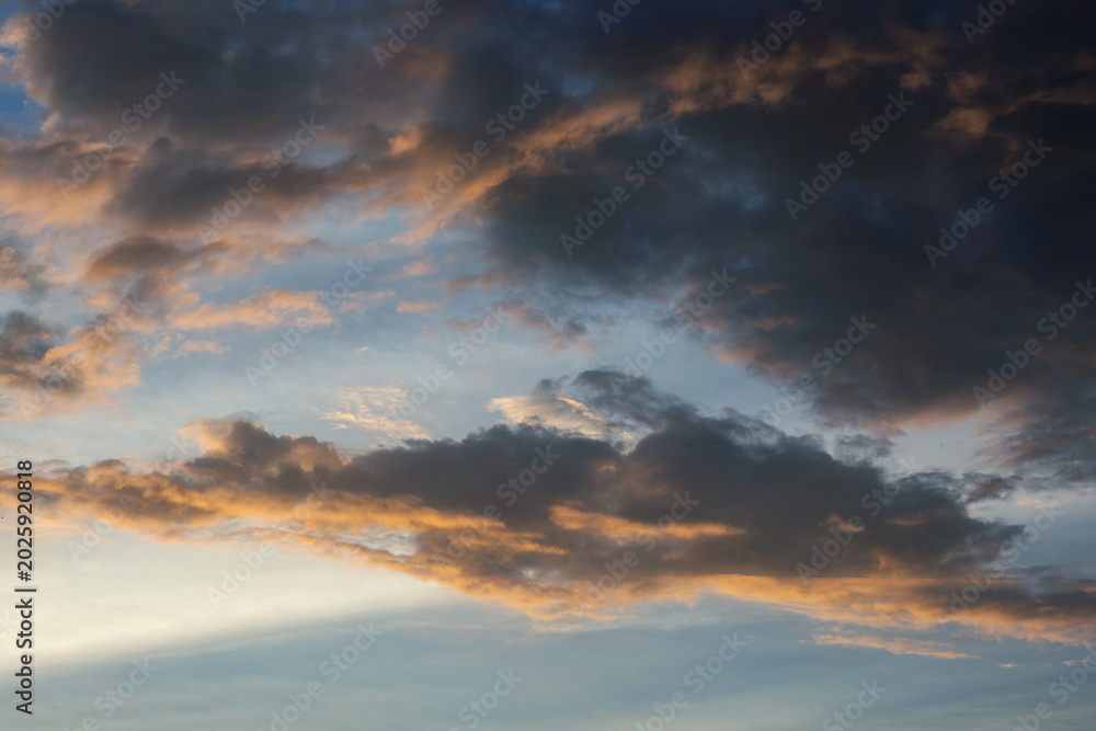 Obraz premium Dramatic Sunset Clouds in the Sky