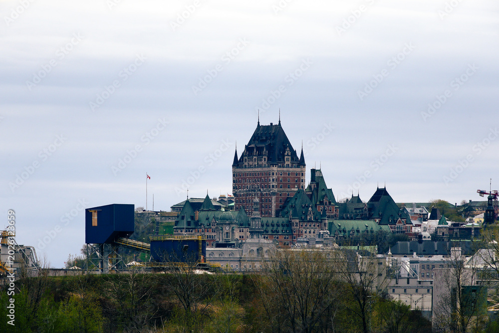 Fototapeta premium Le Château Frontenac dans la ville de Québec, Canada