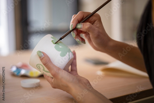 Slika na platnu Creative Ceramic Painting Process in Studio