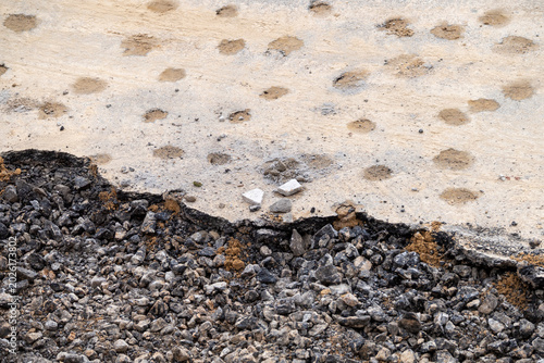 Foto Texture of a road surface under construction The Concept of foundation