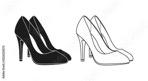 Pair of heel shoe in black and white