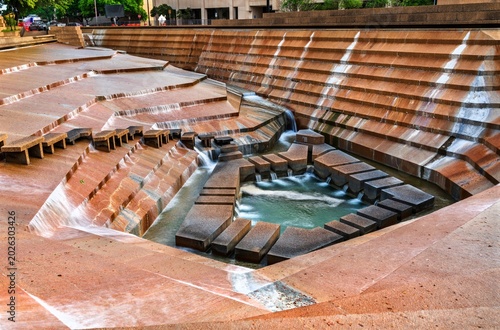 Obraz na plátně Water Gardens Fountain in Fort Worth - Texas, United States