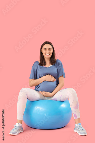 Beautiful young pregnant wo...