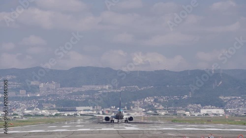 大阪国際空港　飛行機の離発着