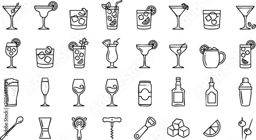 Fotografía Hand-drawn outline icons set of cocktails alcoholic drinks bar tools collection
