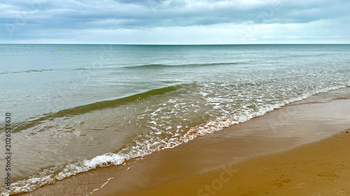 Canvastavla Seascape View of the English Channel with Diagonal Cloastline at Omaha Beach in