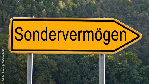 Photos Wegweiser mit der Aufschrift Sondervermögen