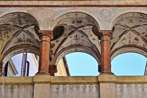 Spoleto,  la loggia affrescata di Palazzo Pagani , Perugia. Umbria