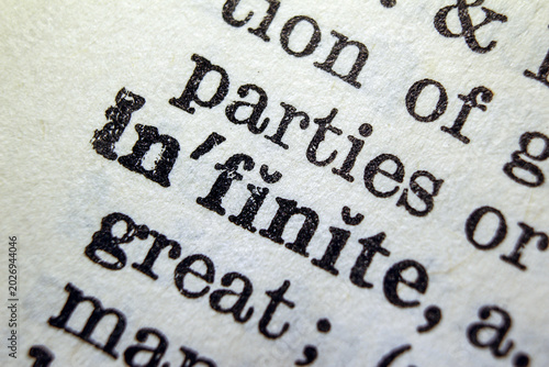 Tableau sur toile Word infinite on dictionary page, macro close up