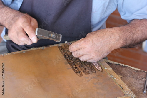 Slika na platnu Copper engraver at work in Uzbekistan