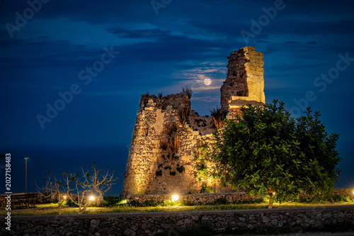 Konstfotografi Torre Nasparo al chiaro di Luna