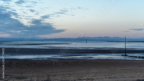 Fotografía Pilling and Preesall sands. View at lowtide sea in Lancashire, UK