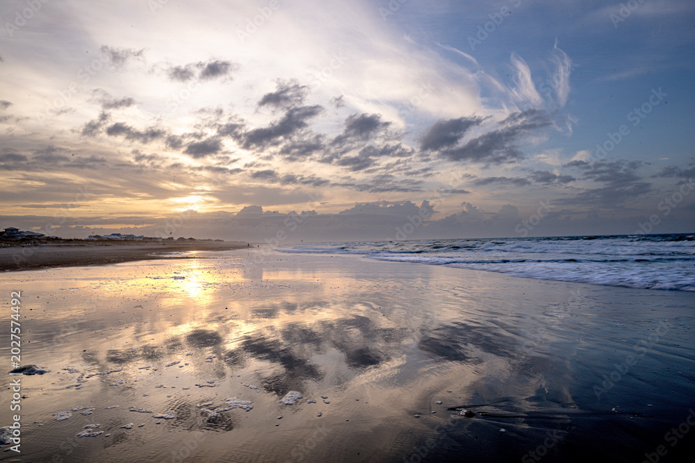 Fototapeta premium sunrise in the surf 