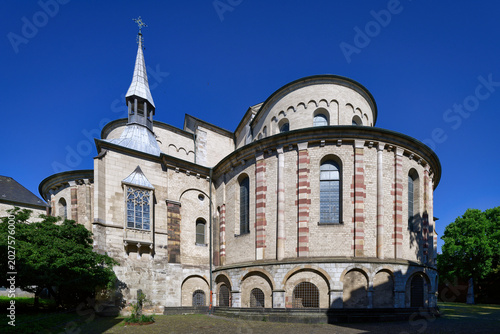 Foto Romanesque architecture of St