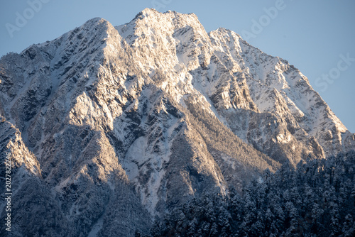 Foto Aerial view of magnificent snow mountains in Medog Xizang