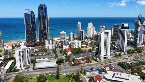 Foto Aerial View of Broadbeach Skyline and Coastline in Gold Coast Australia