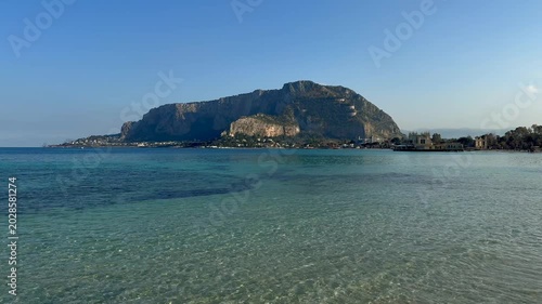 Video of the Mondello beach, in background monte Pellegrino.	