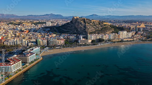 Cuadro en lienzo Alicante , Playa del Postiguet y Castillo Santa Barbara toma aérea