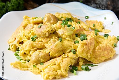 Fotografija Traditional home-style stir-fried chives with free-range eggs