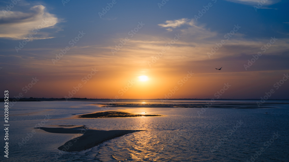Obraz premium Sunset over the sea