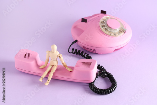 Pink retro telephone with h...
