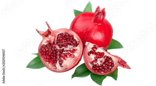 Valokuva depict fresh pomegranate and seed PNG, on Transparent background
