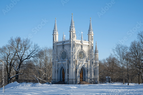 Quadro su tela The Old Gothic Chapel of Prince Alexander Nevsky in Alexandria Park, Saint Peter