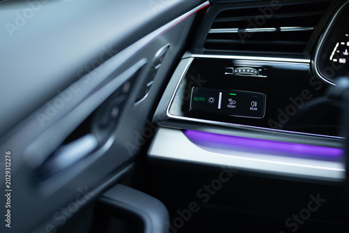 Foto Headlight switch, on off mode lights, automatic control of switching on and off the car light