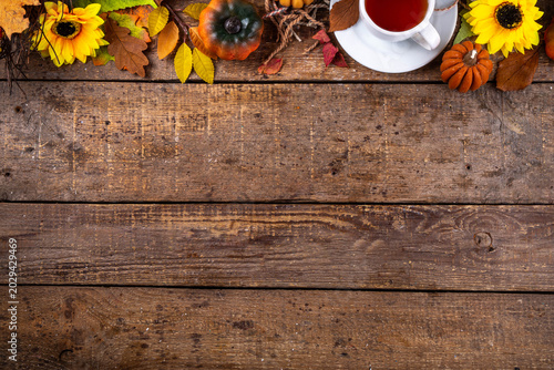 Tableau sur toile Cozy breakfast in fall season background