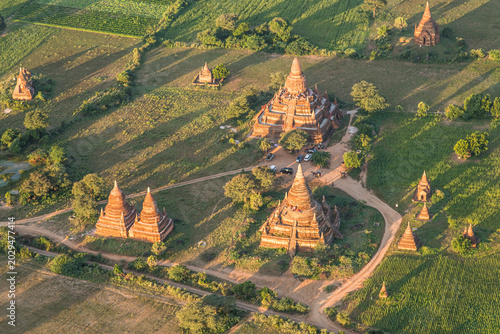 survol du site de Pagan au Myanmar