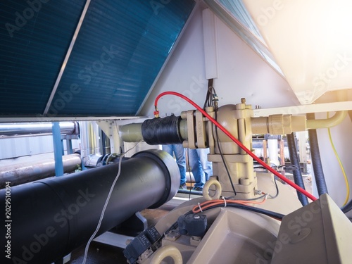 Quadro su tela Check valve position for checking pressure and filling the chiller compressor re
