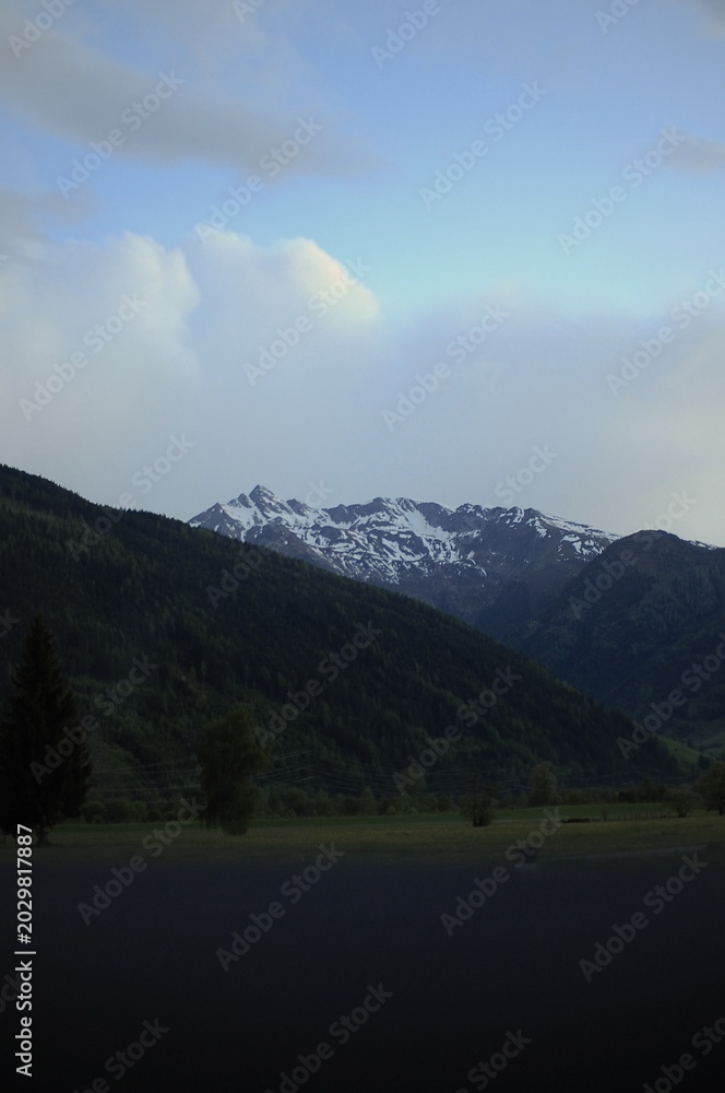 Fototapeta premium Austrian mountain road