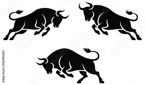 Konstfotografi Bull silhouettes in dynamic poses silhouette