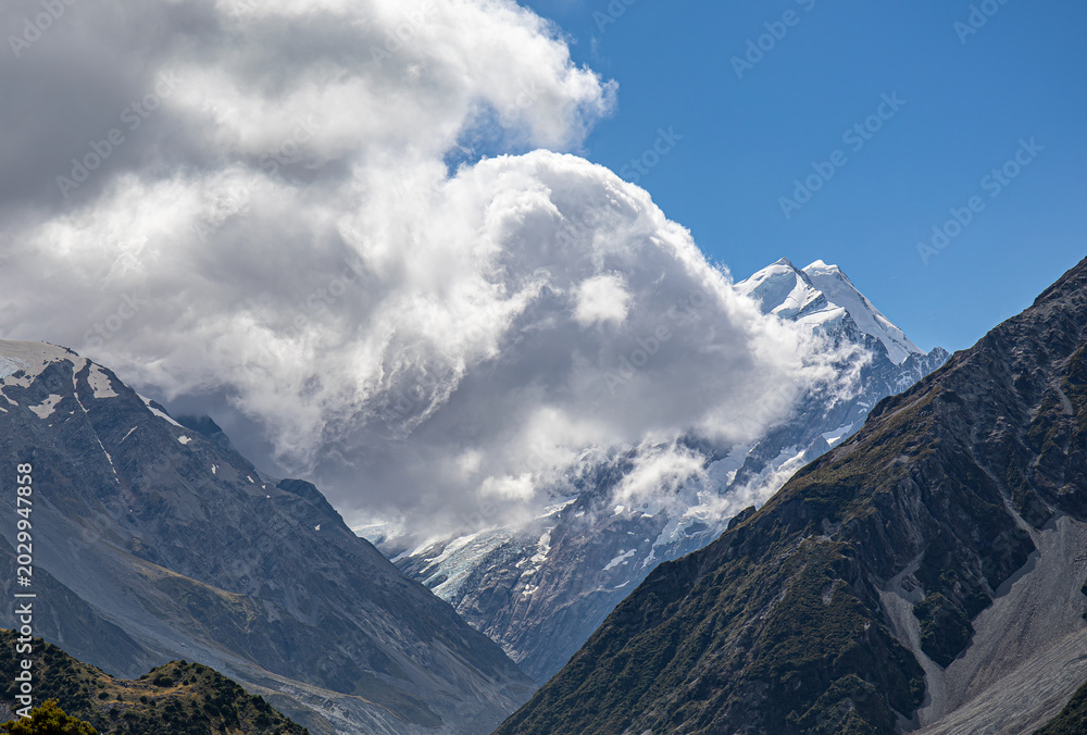 Obraz premium Mount Cook in cloud