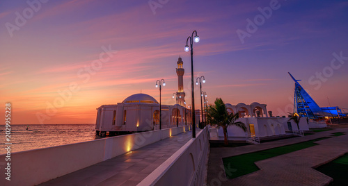 Billede på lærred Al Rahmah (Floating) Mosque of Saudi Arabia, poised over the Red Sea at Jeddah c