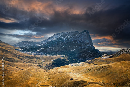 Obraz na plátne Beautiful nature and mountain peaks on Mount Durmitor in Montenegro