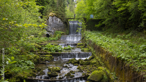 Quadro su tela Les gorges du Pichoux sont des gorges situées sur le territoire des communes du Petit-Val et de la Haute-Sorne, le long de la Sorne, dans les cantons Berne et du Jura, en Suisse